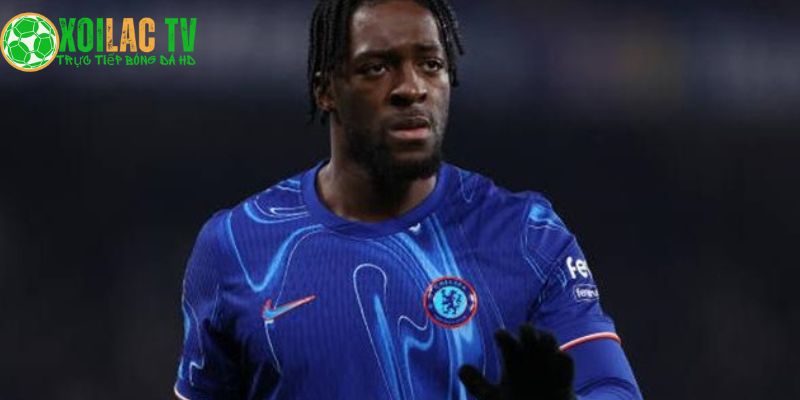 Cái tên bị thanh lý là Axel Disasi 